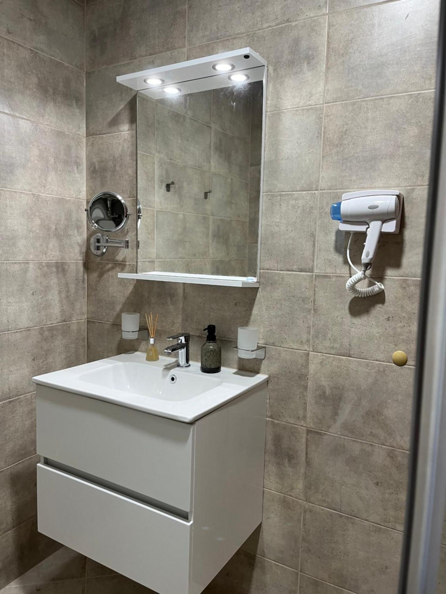 Golf Coast Boutique Studio With Sea View Топола Екстер'єр фото